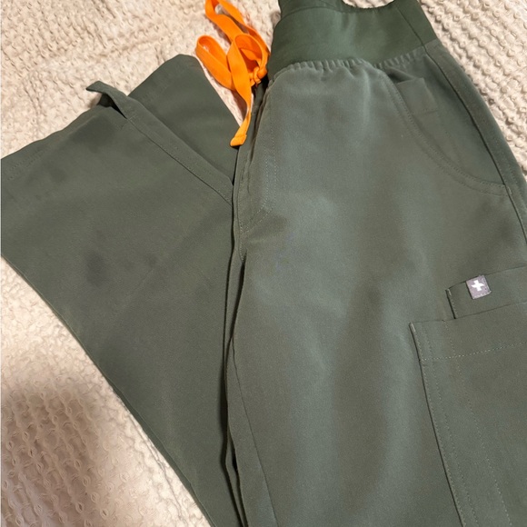 Figs Scrubs Lot - Picture 4 of 5